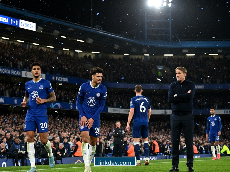 Premier League news: Palmer not fully recovered, Moyes plans Tarkowski chat